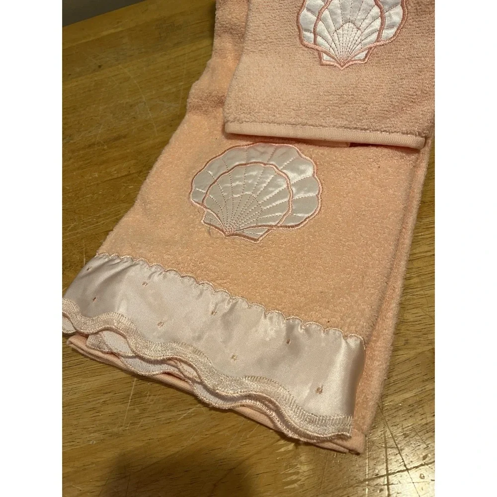 Vtg 3 Pc Cannon Peach Sea Shell Embroidered Bathroom Towel Set‎ Bath/Hand/Wash